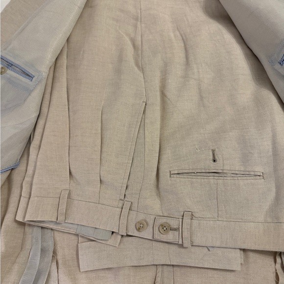Men’s linen 2 piece suit size 46R jacket 38 slacks in light cream color - Picture 3 of 4